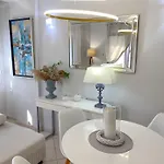Amazing Maisonettes In Apartment *