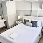Amazing Maisonettes In Apartment *