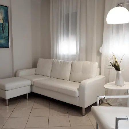 Amazing Maisonettes In Apartment