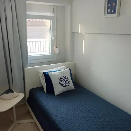 Amazing Maisonettes In Apartment *