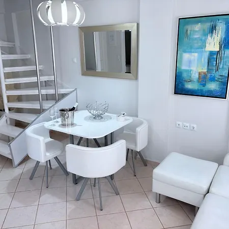 Lejlighed Amazing Maisonettes In