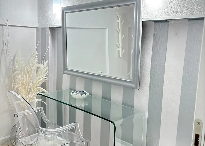 Amazing Maisonettes In Apartman Szkiáthosz